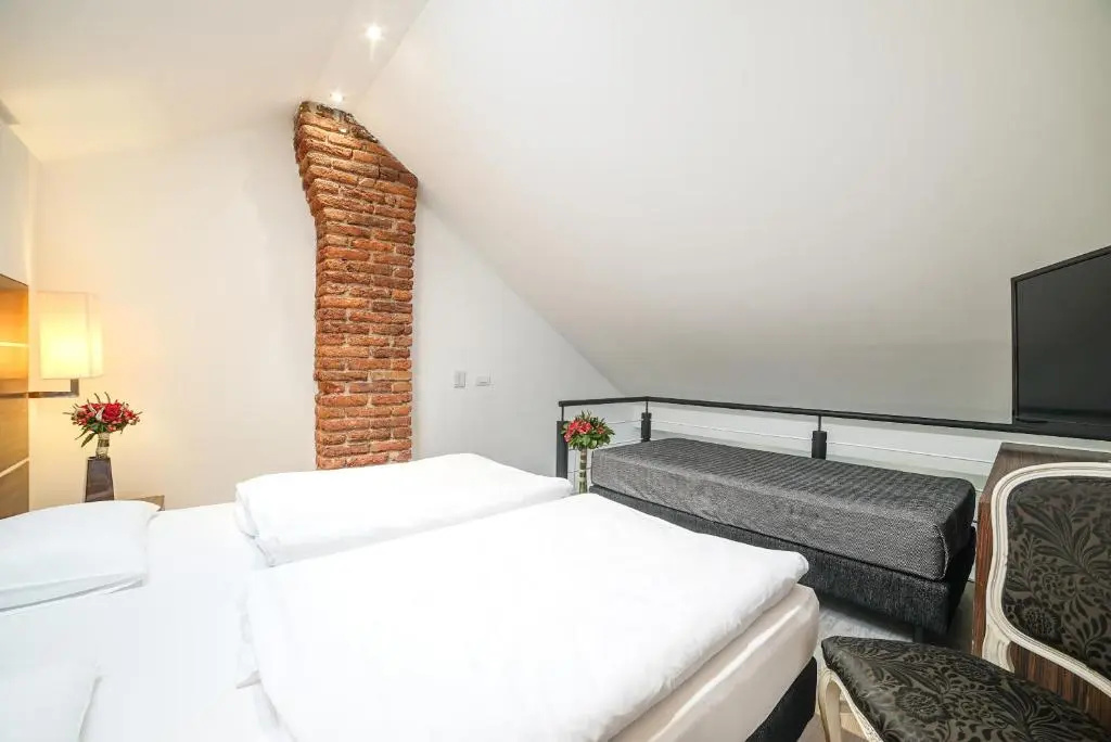 Double Maisonette (full double bed)
