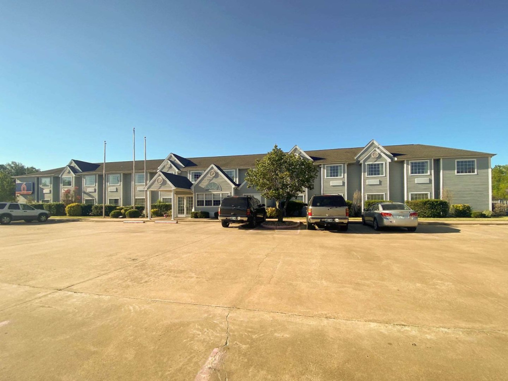 Motel 6 McAlester, OK - South