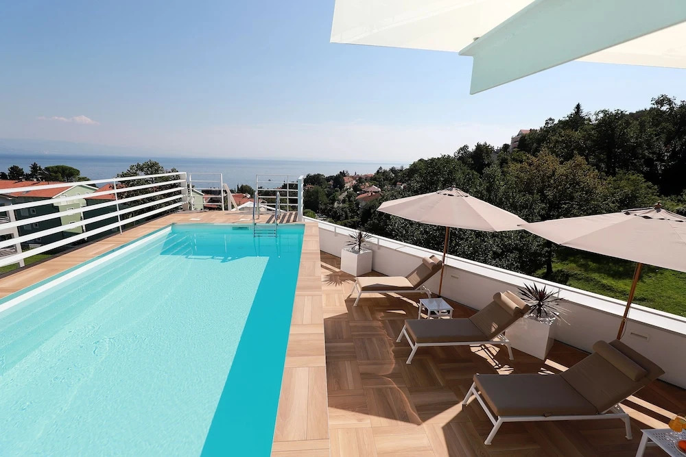 Premium Penthouse with Swimming Pool - фото 15