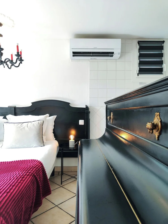 Premium Double room (full double bed)