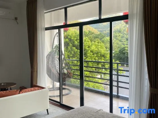 Standard room with balcony and with lake view