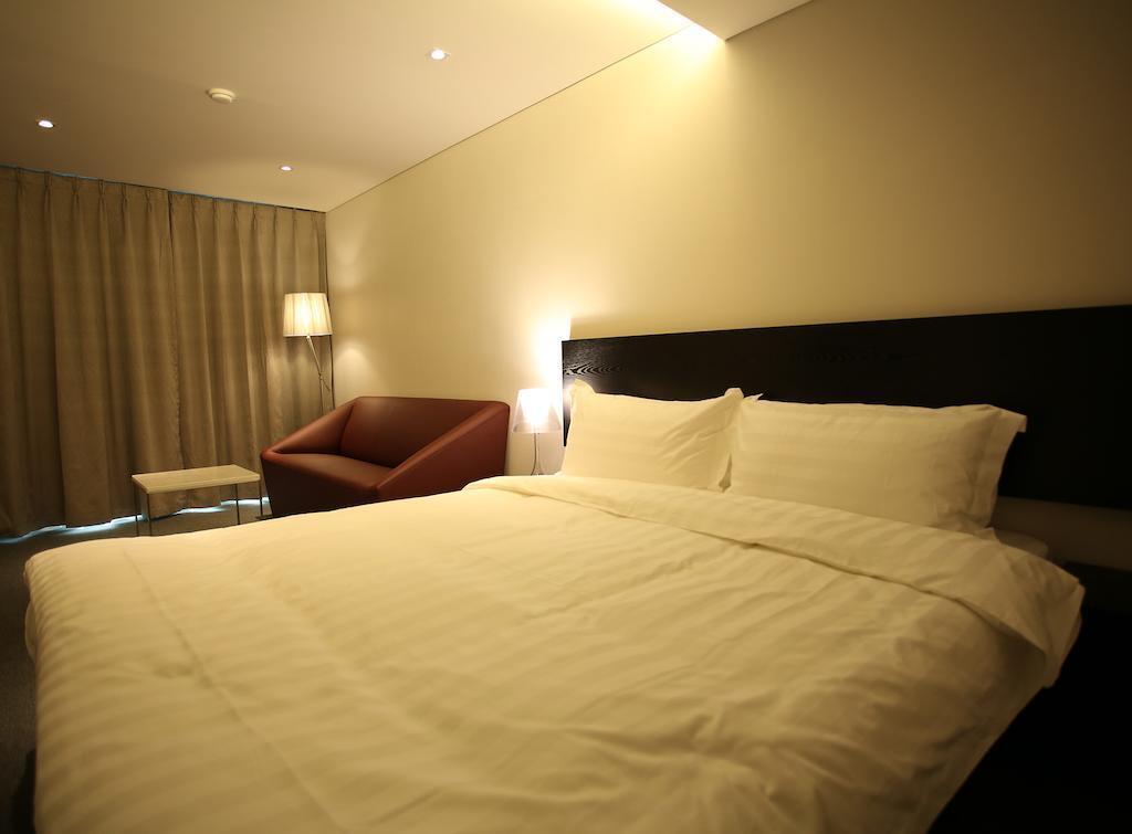 отель петр 1 москва номера. отëль ы. мрия номер делюкс. номер супериор в отеле yard residence. W hotel seoul.