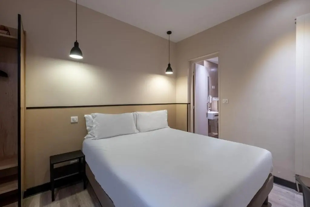 Standard Double room (full double bed)