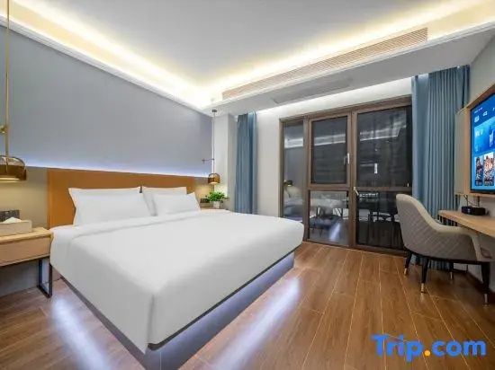 Standard Double room with courtyard view (full double bed)