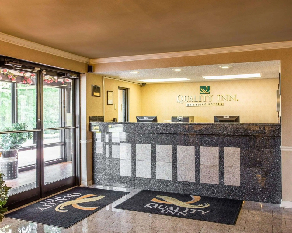 Lobby & Reception