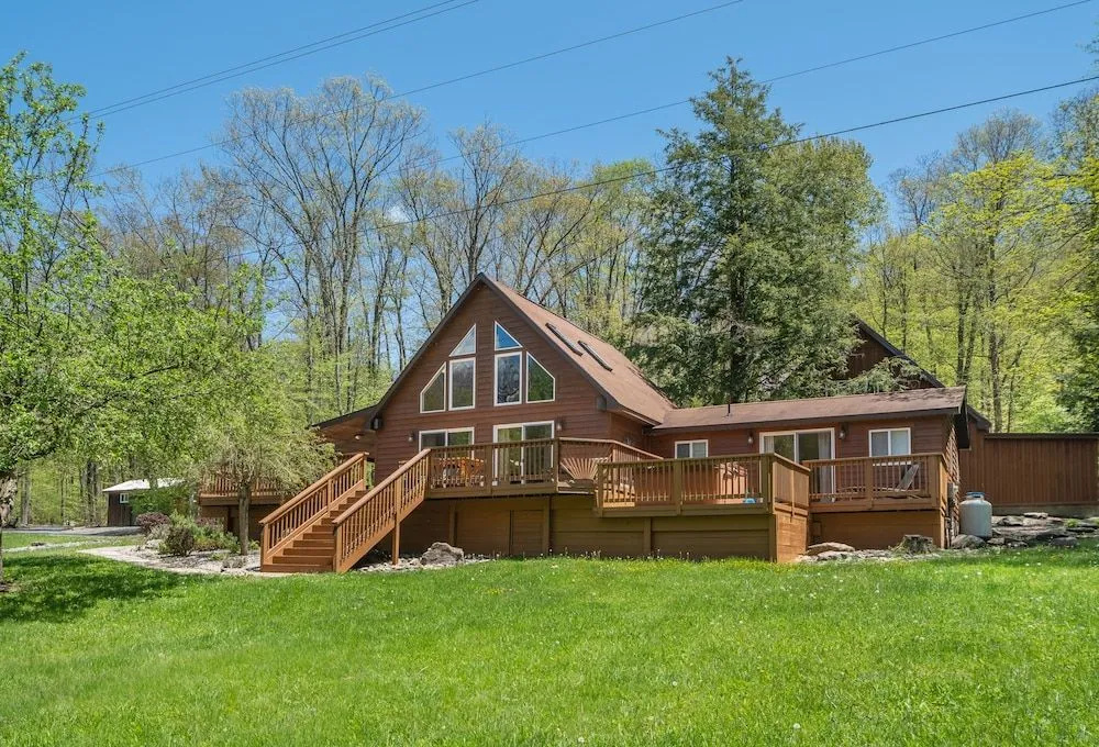 Cabin At Slope'S Edge