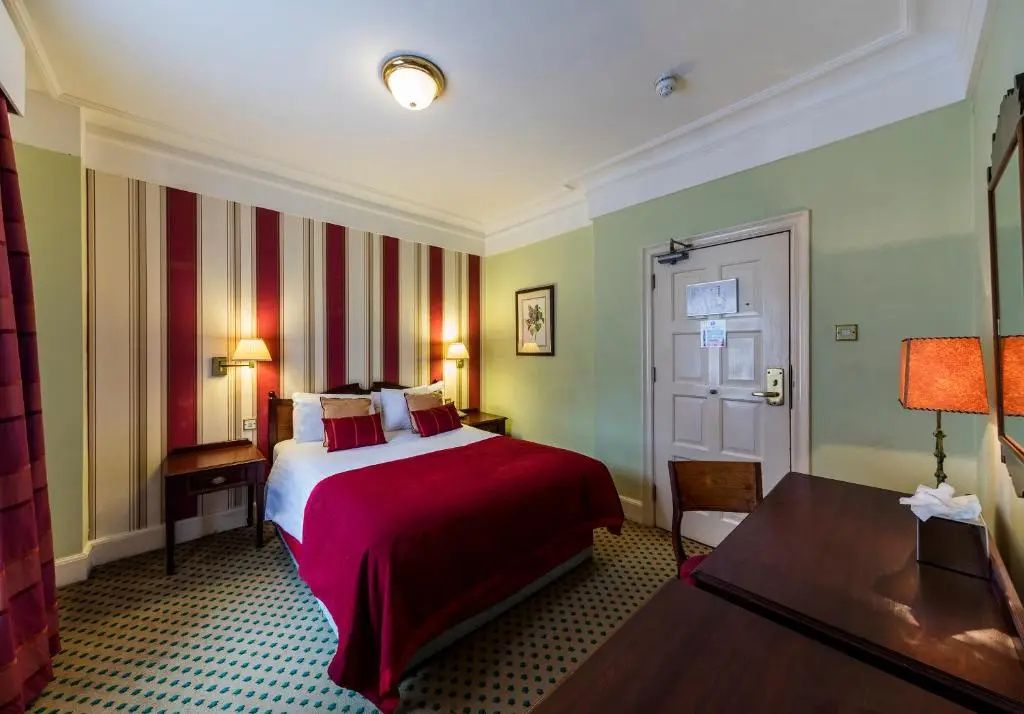 The Old Ship Hotel - Chambres