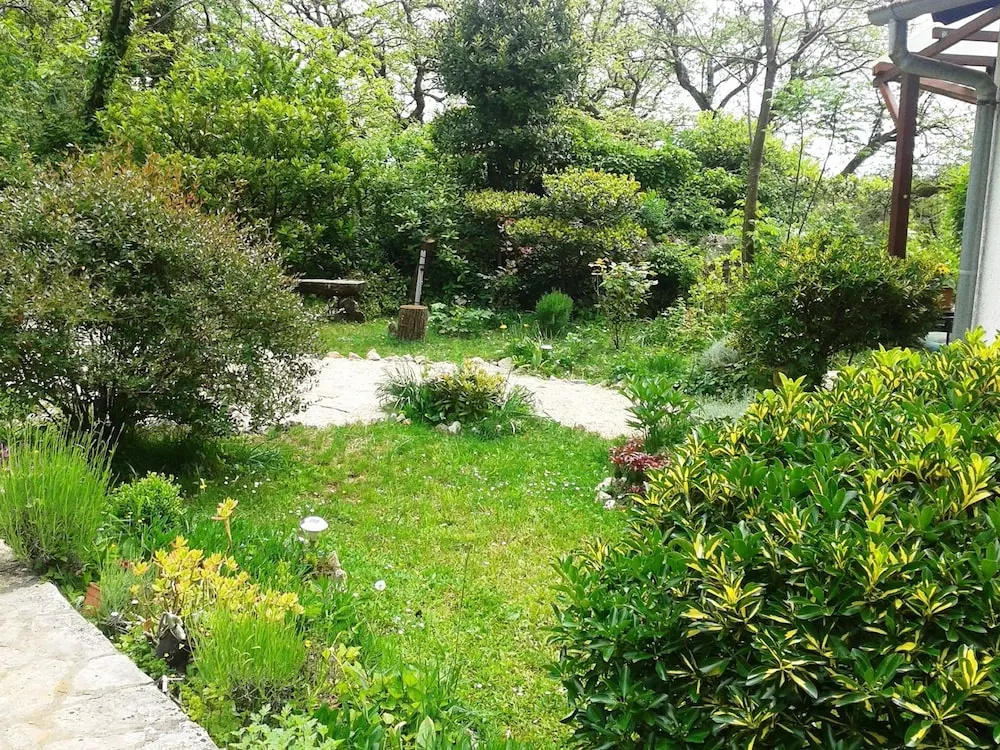 Nice Holiday Home With Beautiful Garden, Bbq, Covered Terrace, Near the Sea