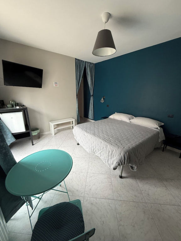 Standard Double room with balcony (full double bed)