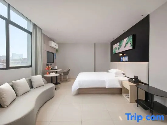 Deluxe Double room (full double bed)