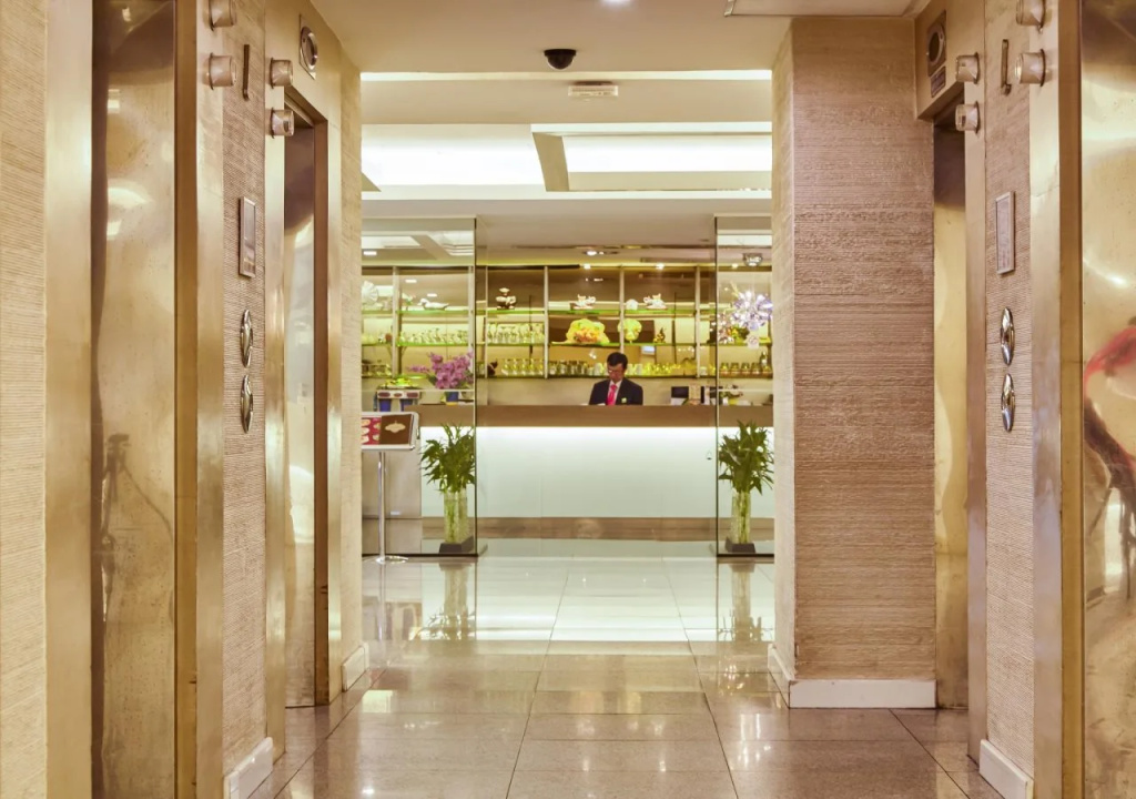 Baiyoke Suite Hotel — фото