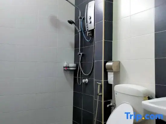 18 Pax New Stylish Semabok 4Br House 5 mins to town