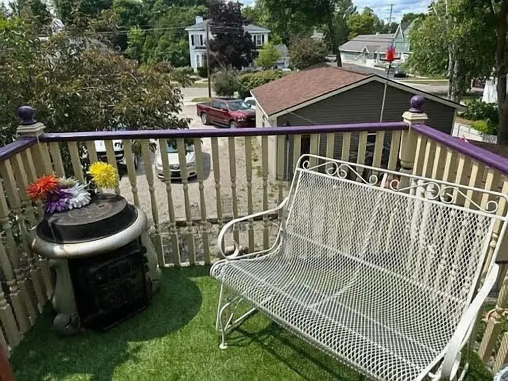 Standard Double room with balcony (full double bed)