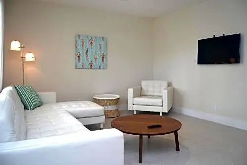 Double Suite (full double bed)