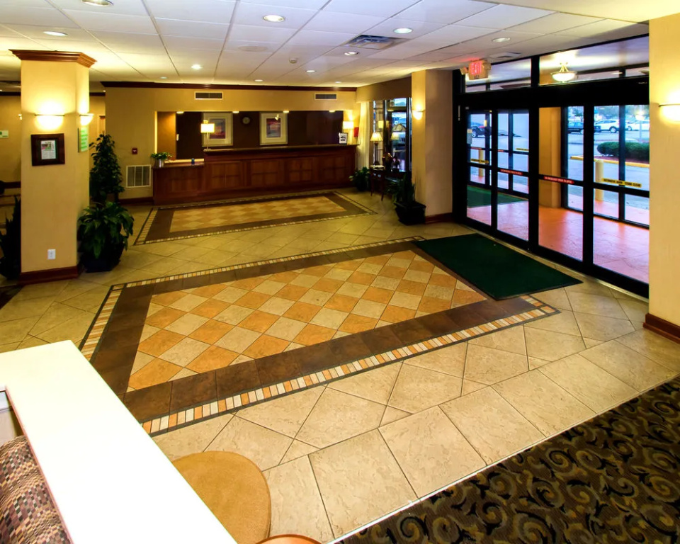 Lobby & Reception