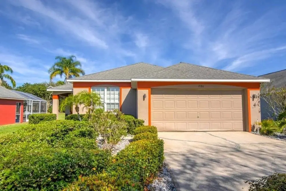 Jim's Southern Dunes House 4 Bedroom Home by RedAwning