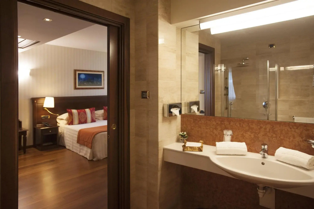 Hotel photo 8