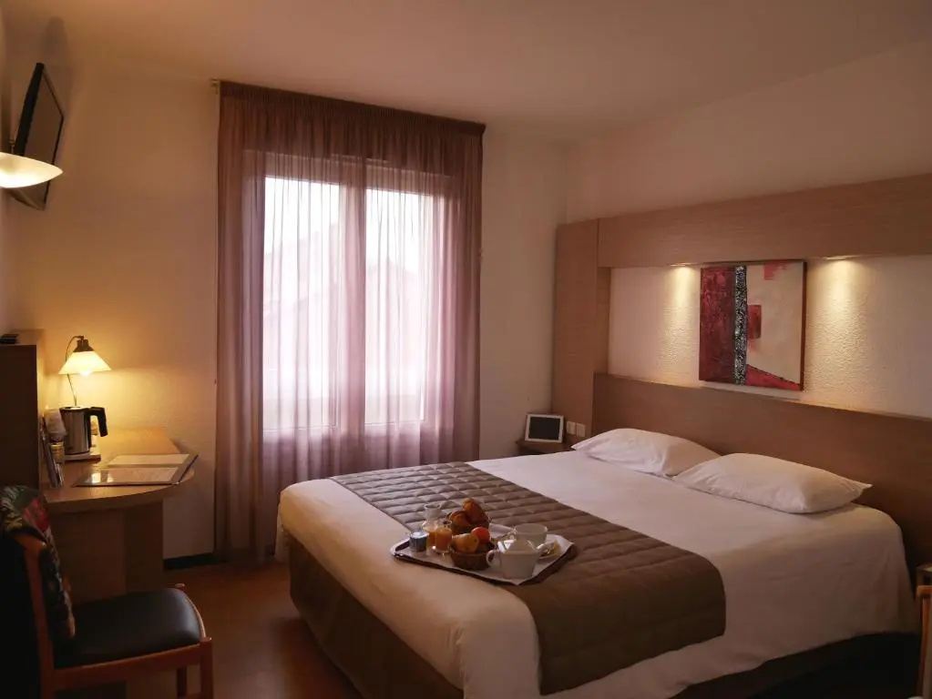 Standard Double room (full double bed)