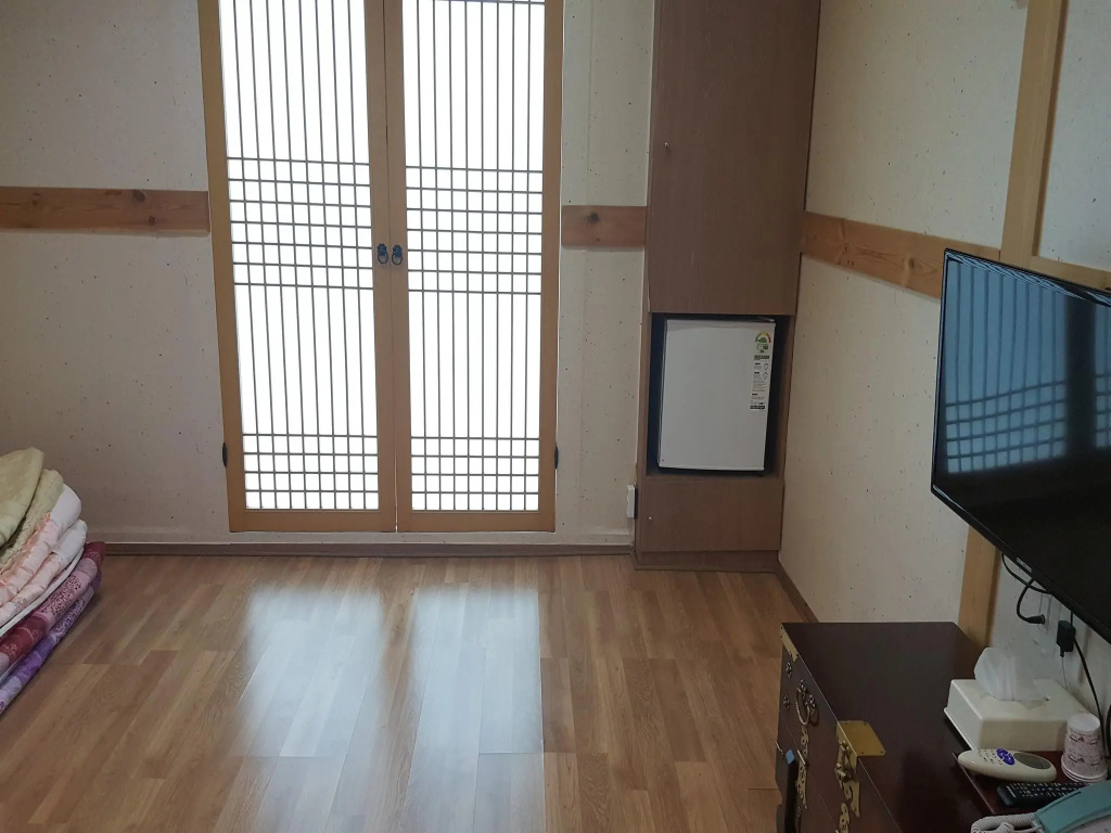 Mizo Hotel — 2