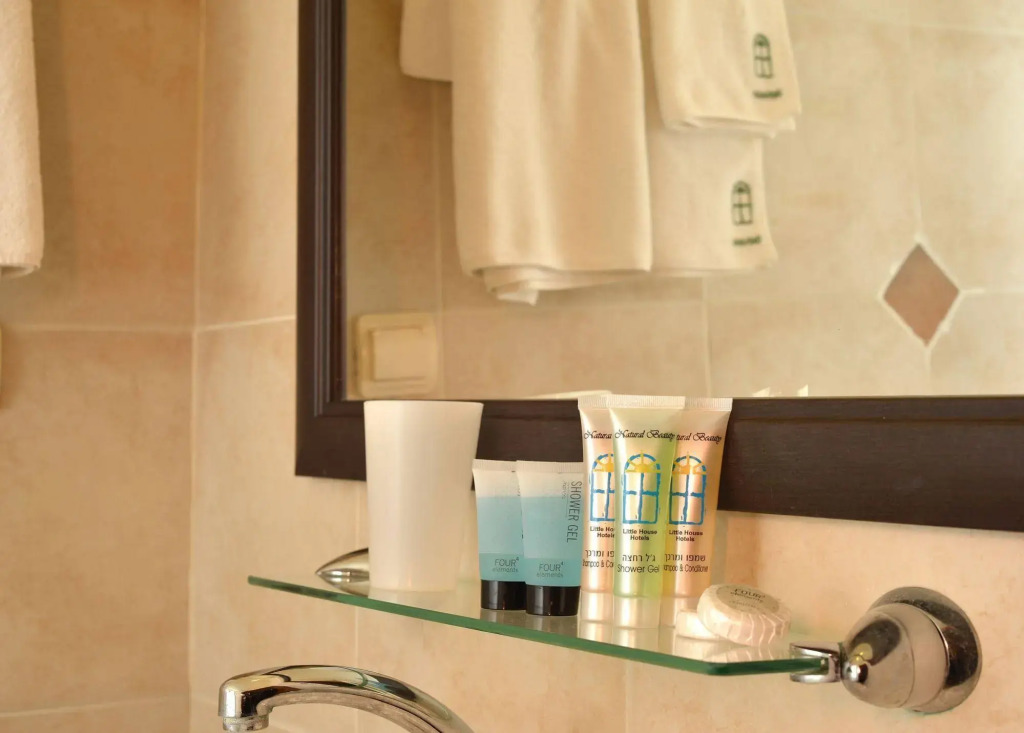 A Little House In Rechavia by null