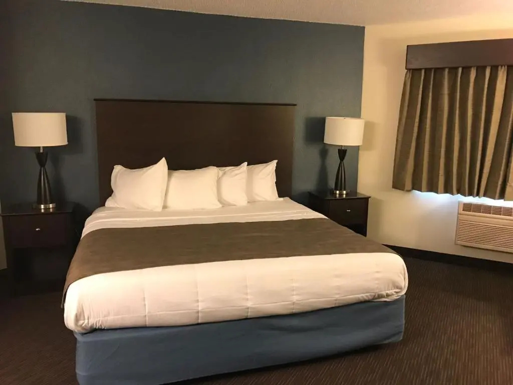 AmericInn by Wyndham Hotel and Suites Long Lake - Chambres