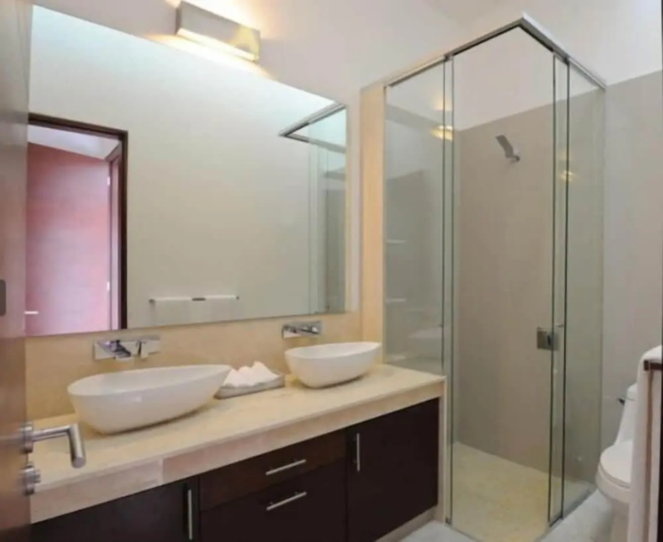 2 Bedrooms Luxury Apartment with balcony