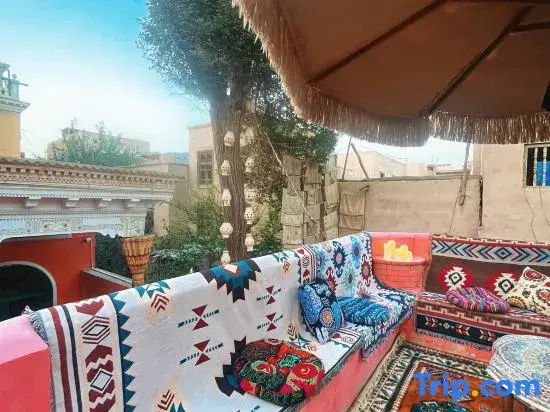Gobi Desert Homestay Cluster （Budaishu Branch）