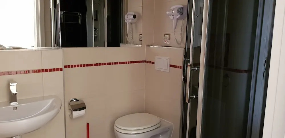 Comfort room