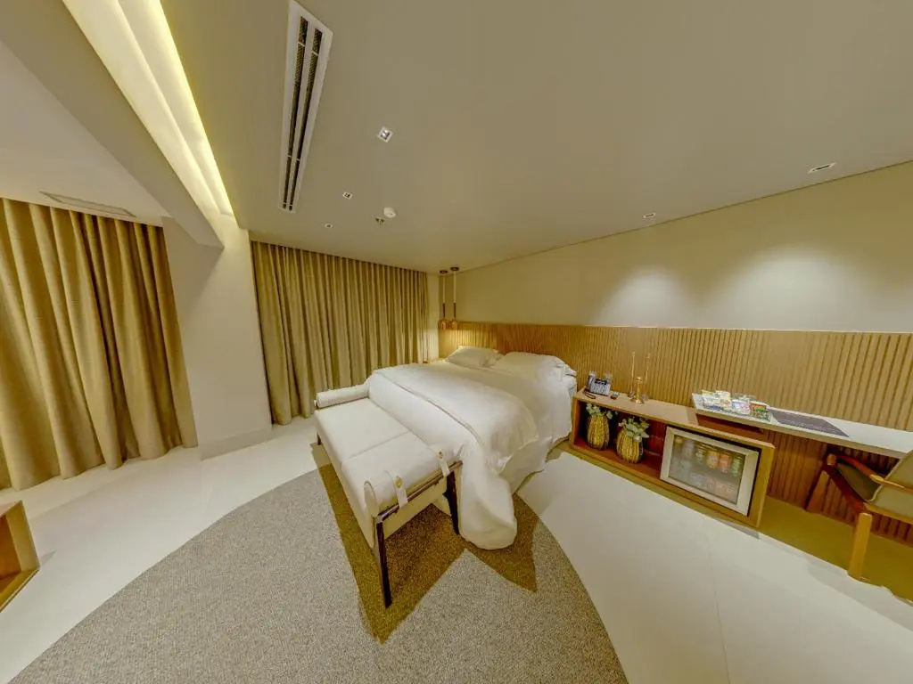 Deluxe Double Suite (full double bed)