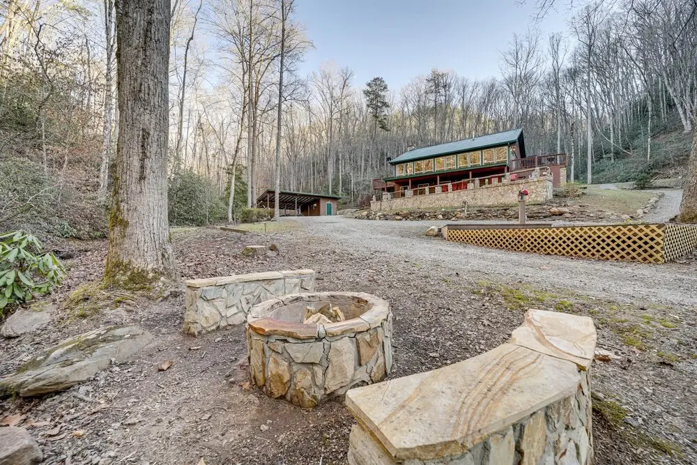 'twin Creeks Lodge' w/ Hot Tub < 1 Mi to Lake!