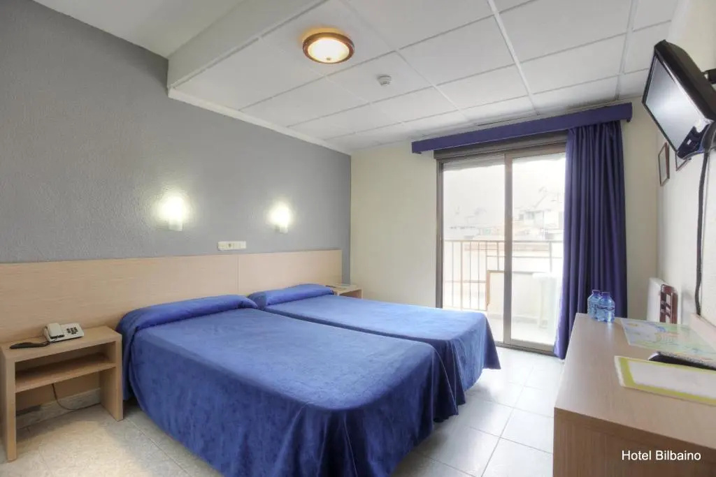 Standard room with partial sea view