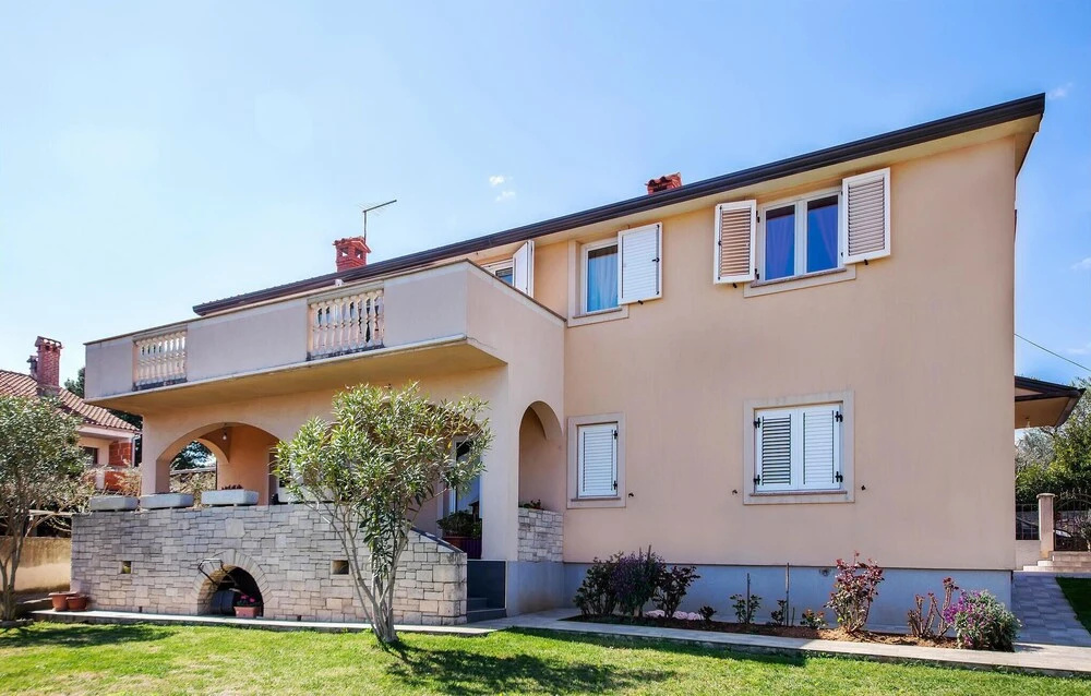 Nice Apartment in Pula With Wifi and 2 Bedrooms