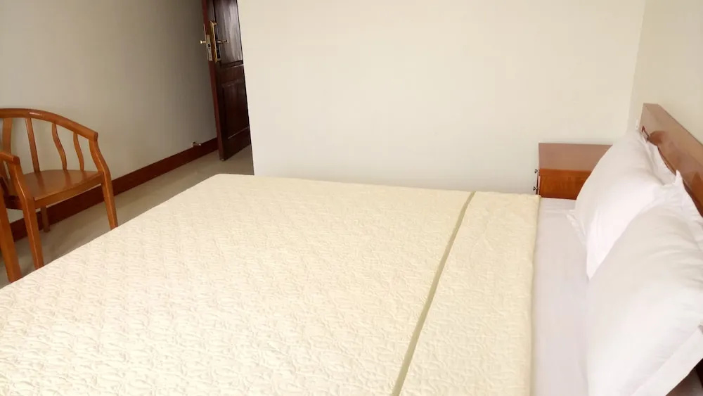 Deluxe Double room with balcony (full double bed)