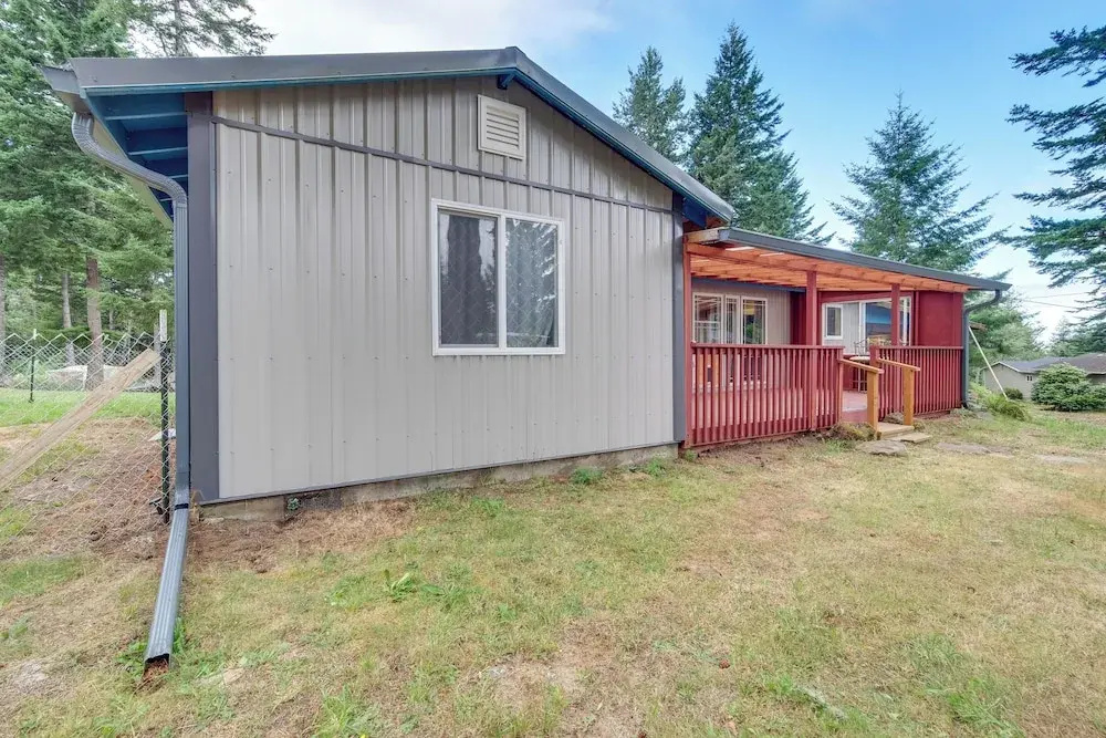 Cozy North Bend Getaway Near Dunes + Ocean!