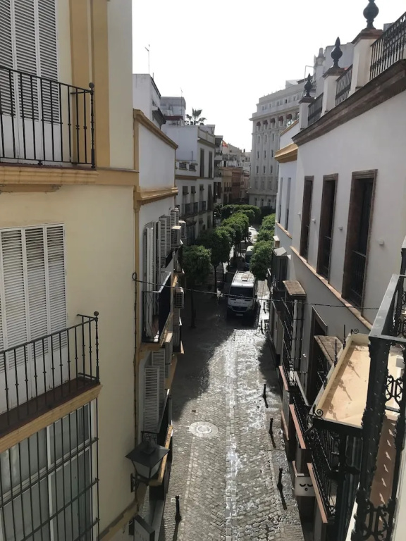 Honest Sevilla Apartments