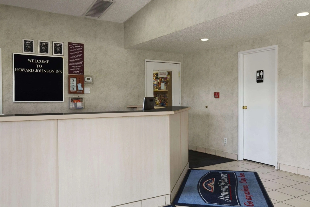 Days Inn & Suites by Wyndham Flagstaff I-40