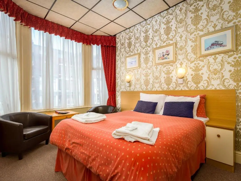 Deluxe Double room (full double bed)