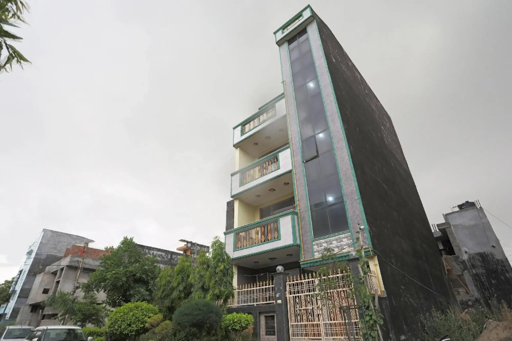 OYO 46228 Krishna Residency
