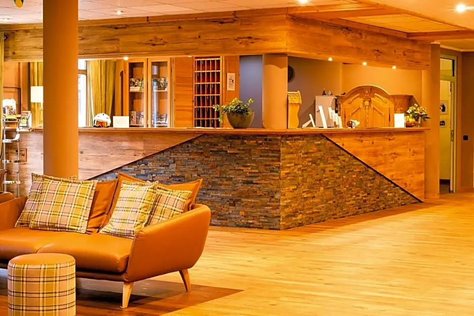 Lobby & Reception
