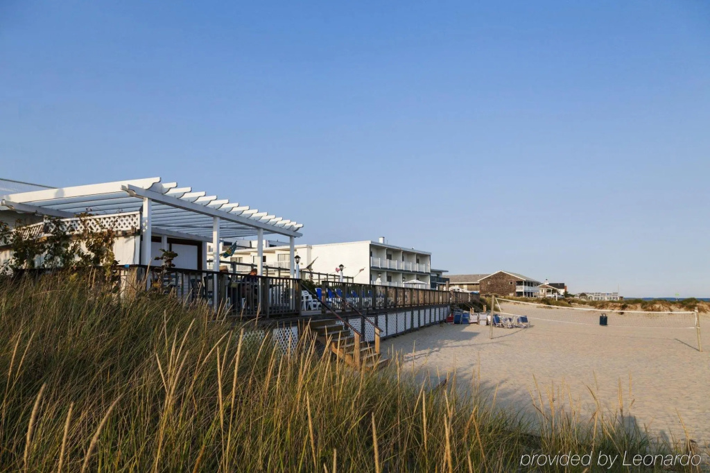 Beach & Waterfront
