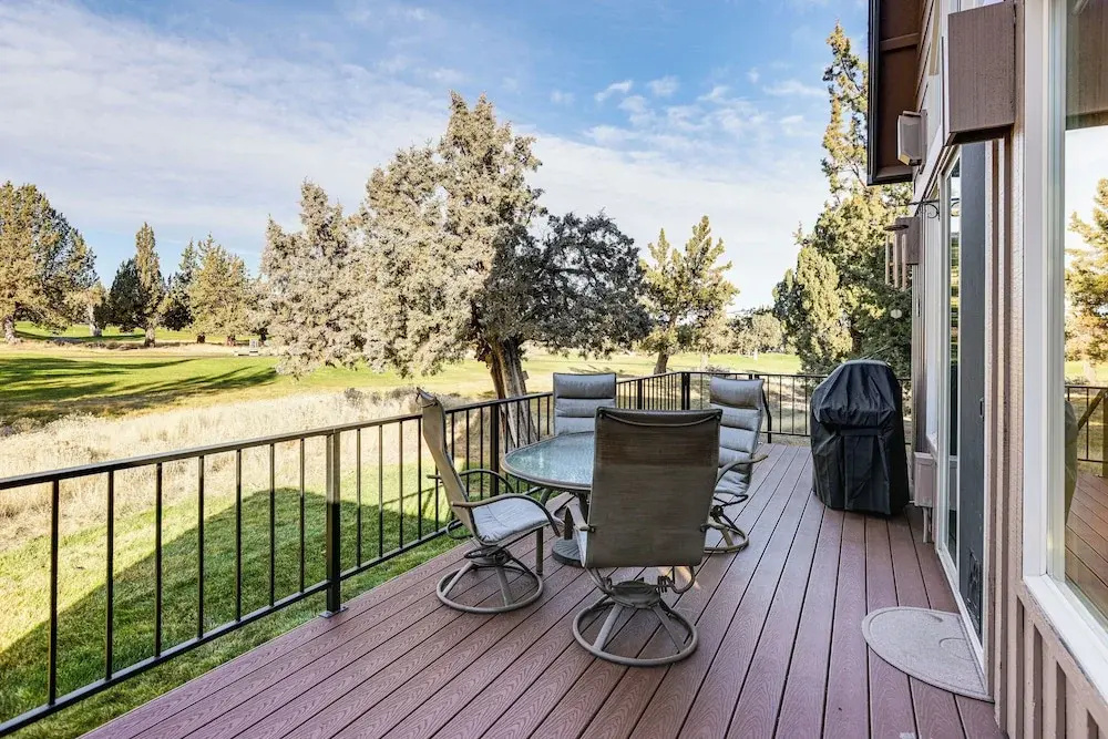 Game Room & 5 Pools: Chalet at Eagle Crest Resort