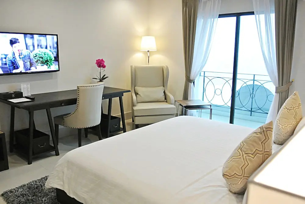 Standard Double room with balcony (full double bed)