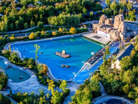Beach & Waterfront