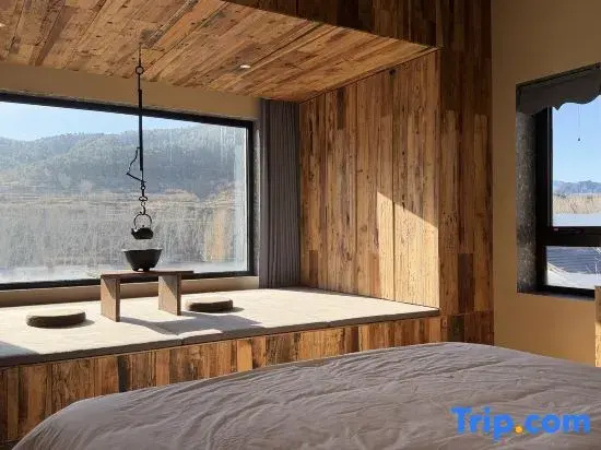 3 Bedrooms Suite with mountain view