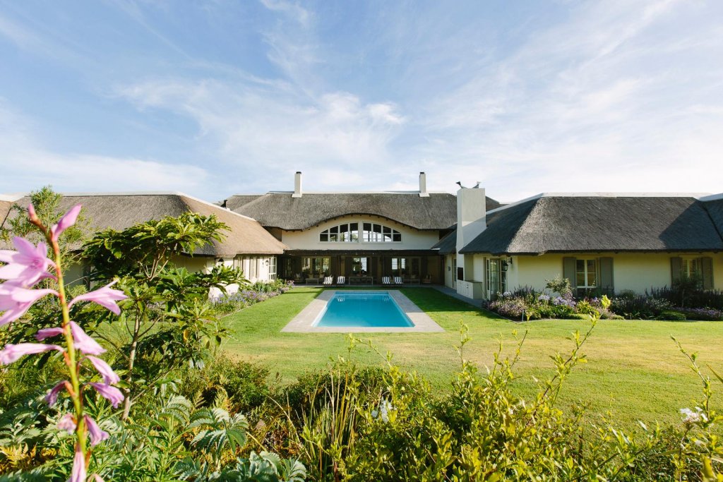 THE THATCH HOUSE BOUTIQUE HOTEL HERMANUS image