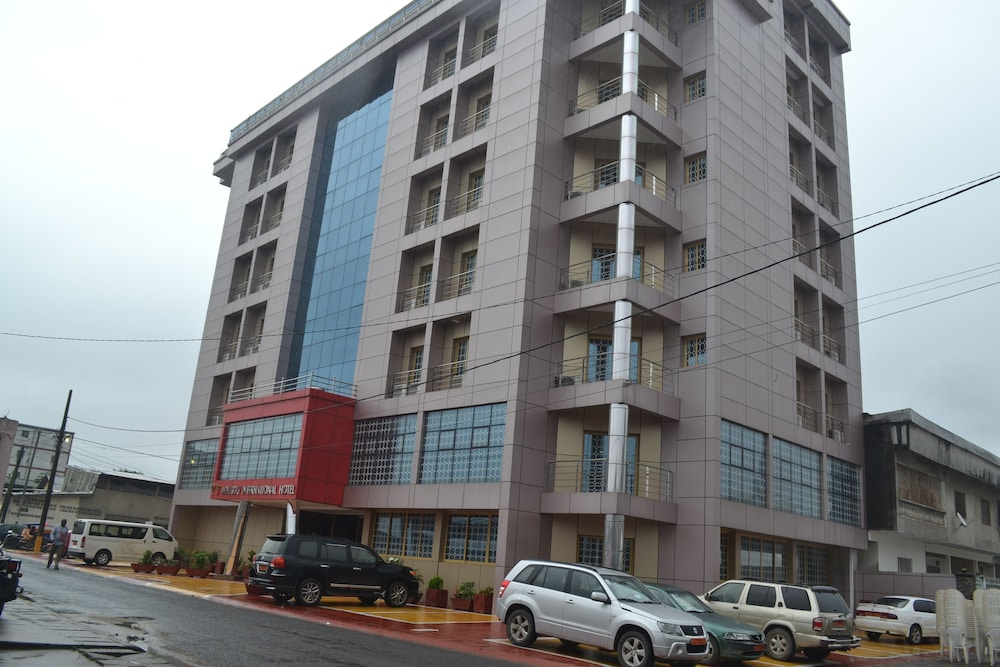 Noubou International Hotel Akwa