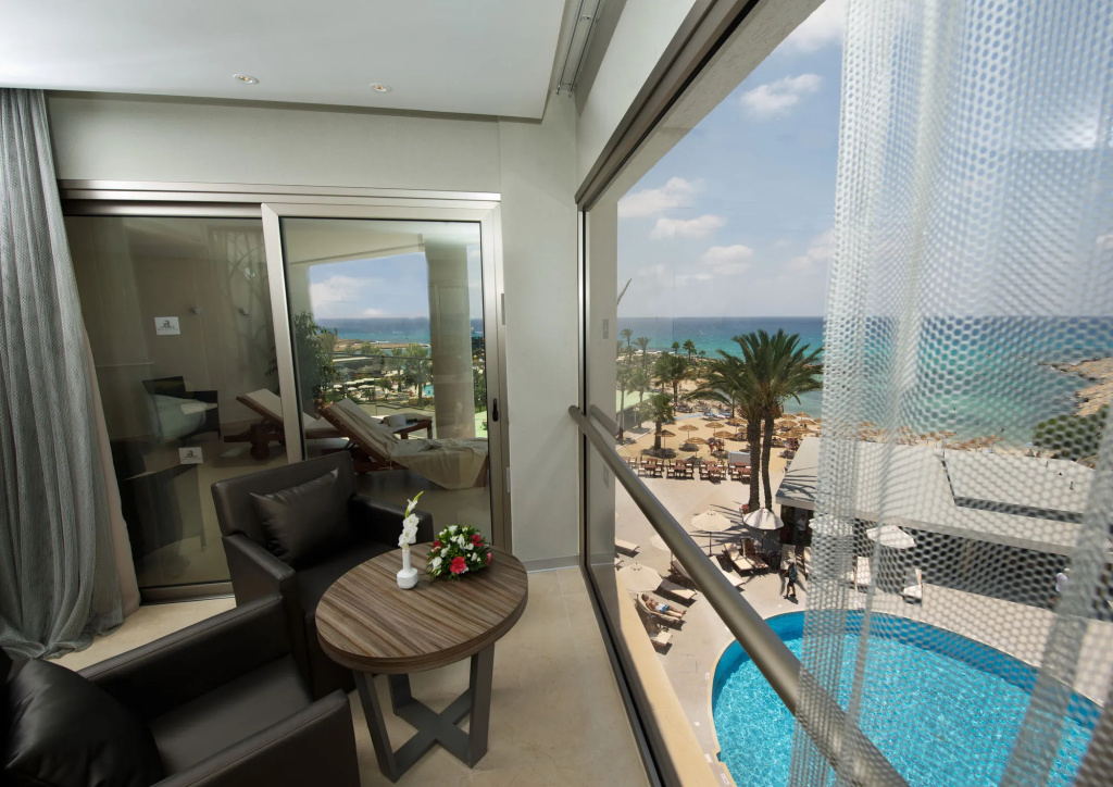 Balcony & Terrace