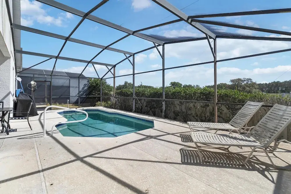 5/3 Pool Home Located in Sunset Ridge Community!