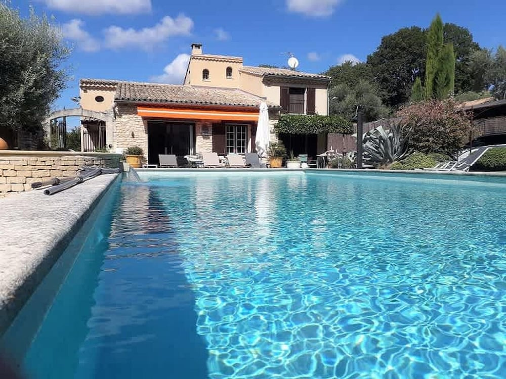 Villa Near Avignon With Separate Suites