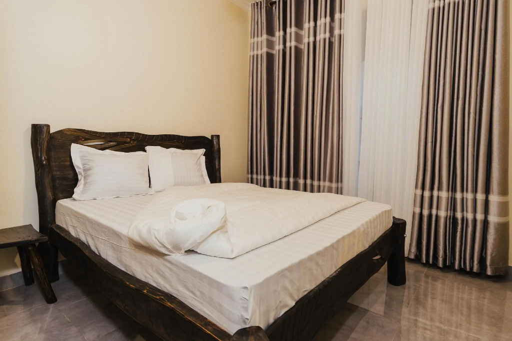 Standard Double room (full double bed)